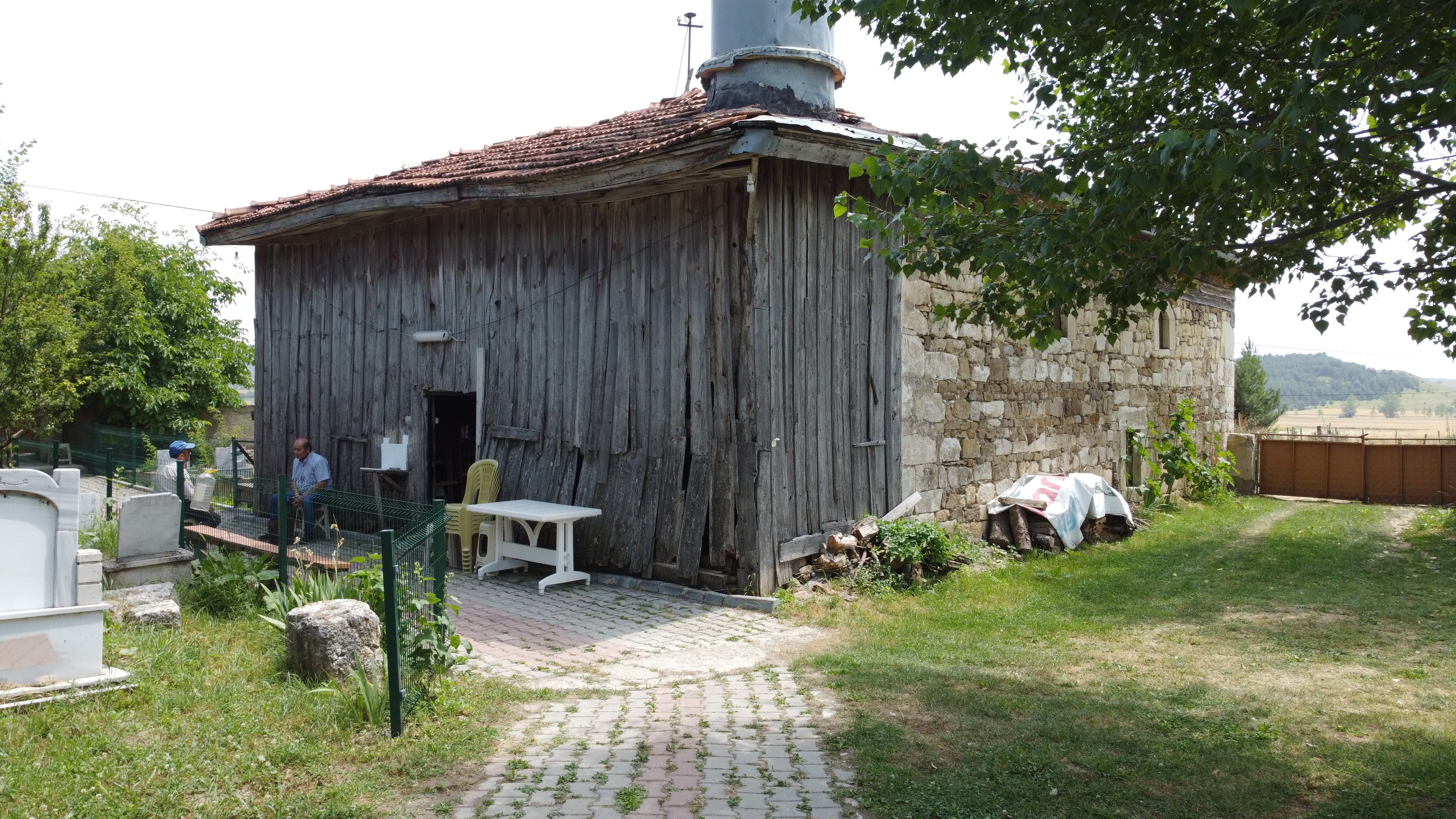 Kurt Köyü, Çirişoğlu Mah. Divan Camii